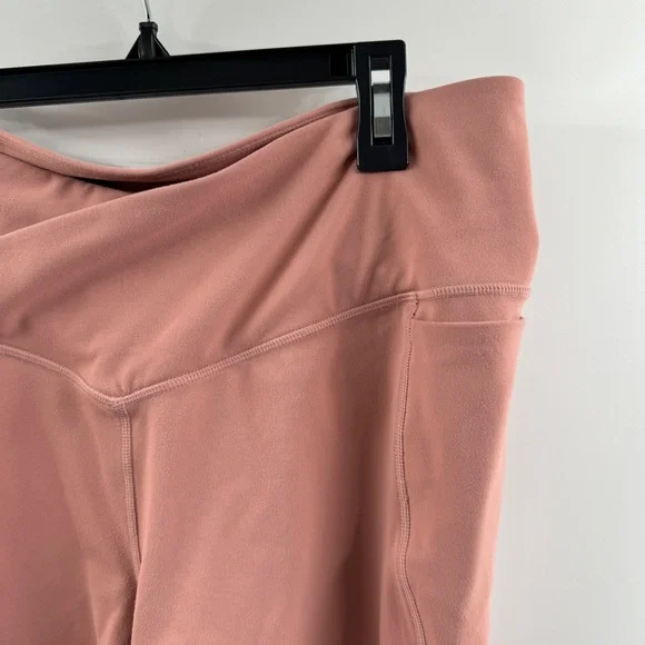 Fabletics PureLuxe Light Pink Crossover Waistband Biker Shorts Size L - Picture 2 of 10